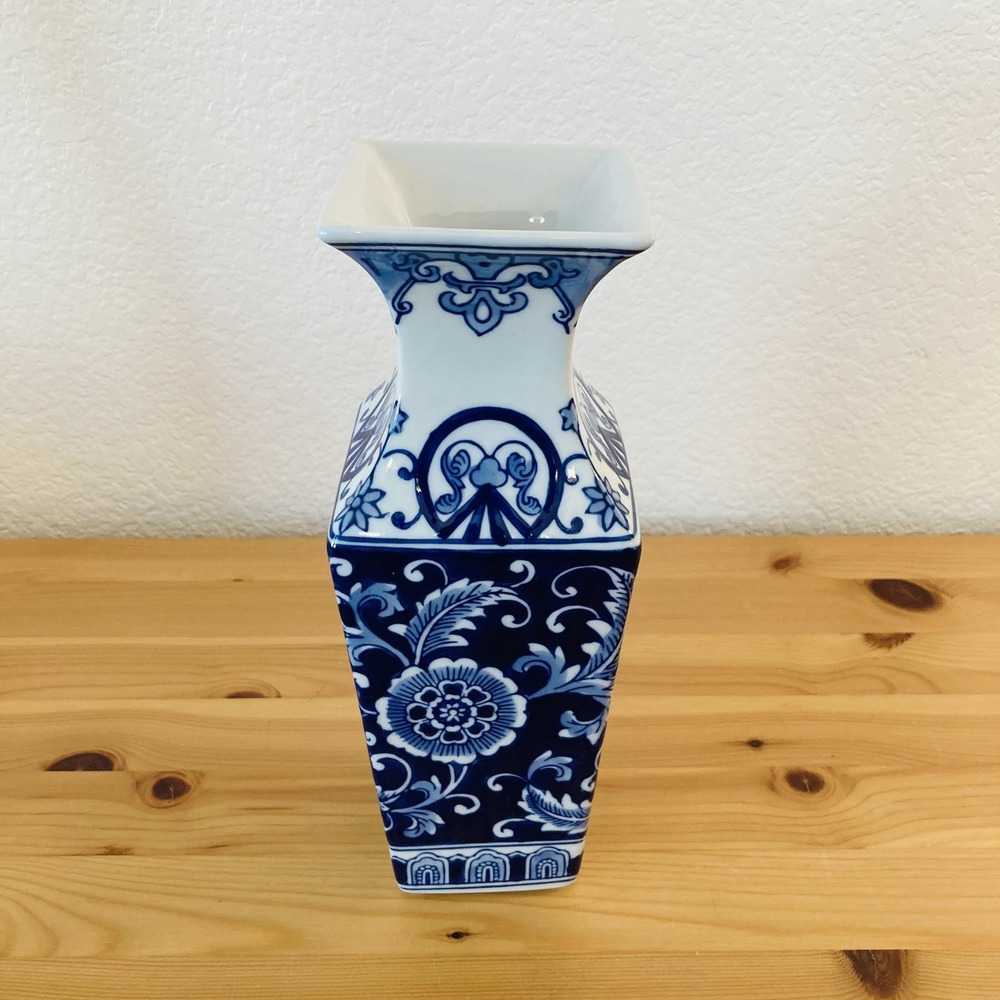 RARE Exclusive Vintage Blue White Chinese Floral Porcelain 10" Vase Fine China